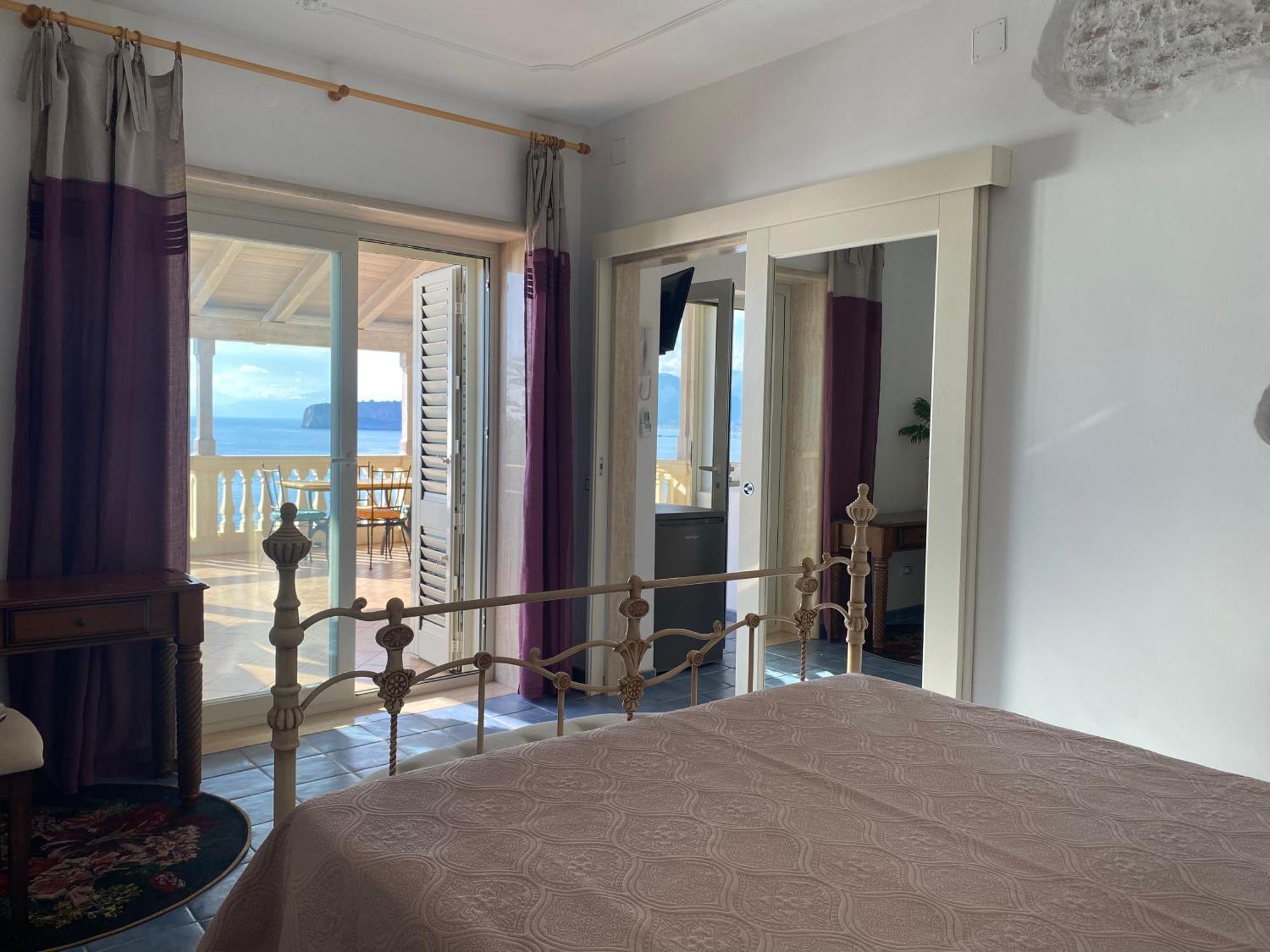 B&B Villa La Petra Сан-Никола-Арчелла Номер фото