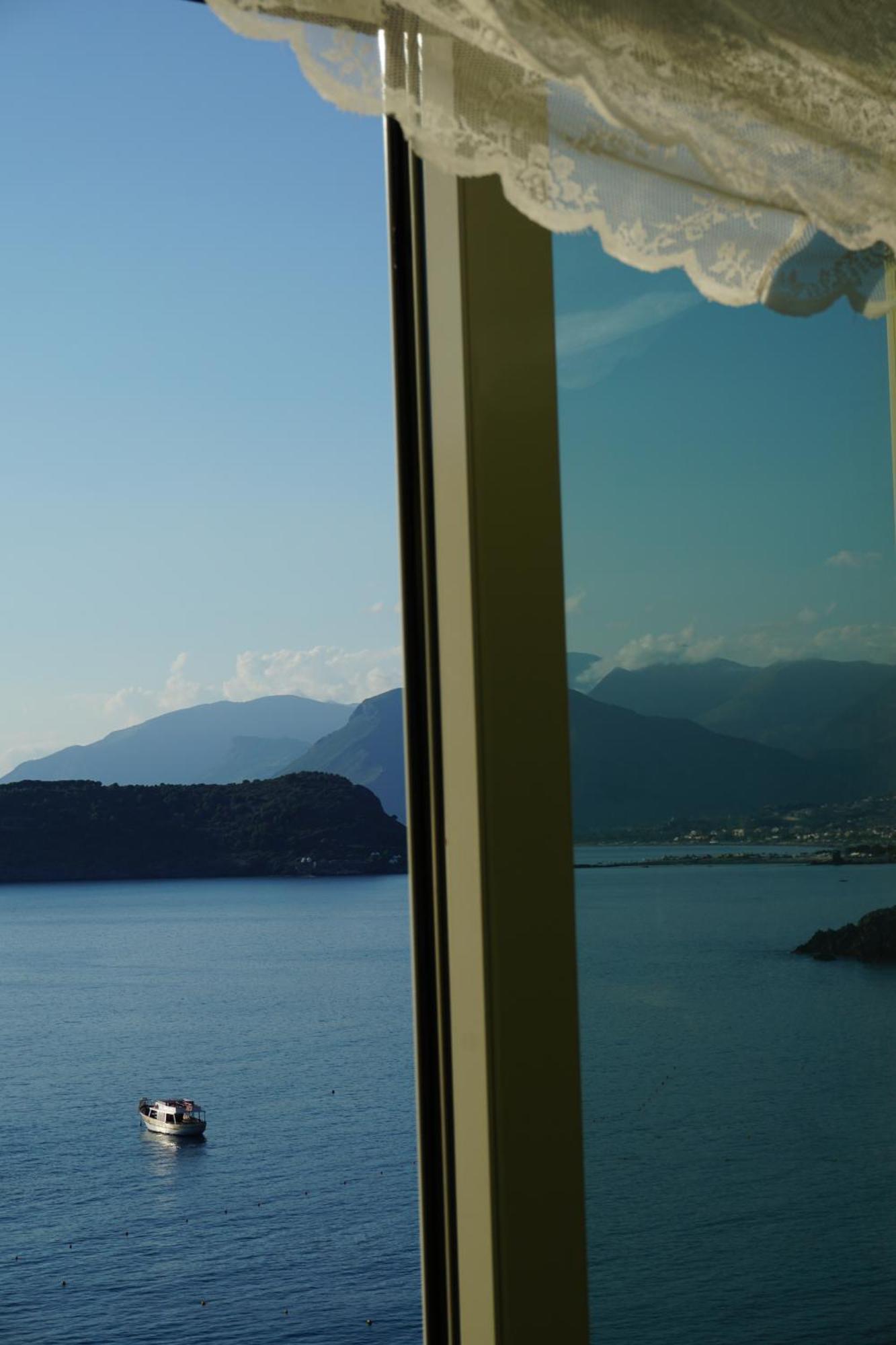 B&B Villa La Petra Сан-Никола-Арчелла Экстерьер фото